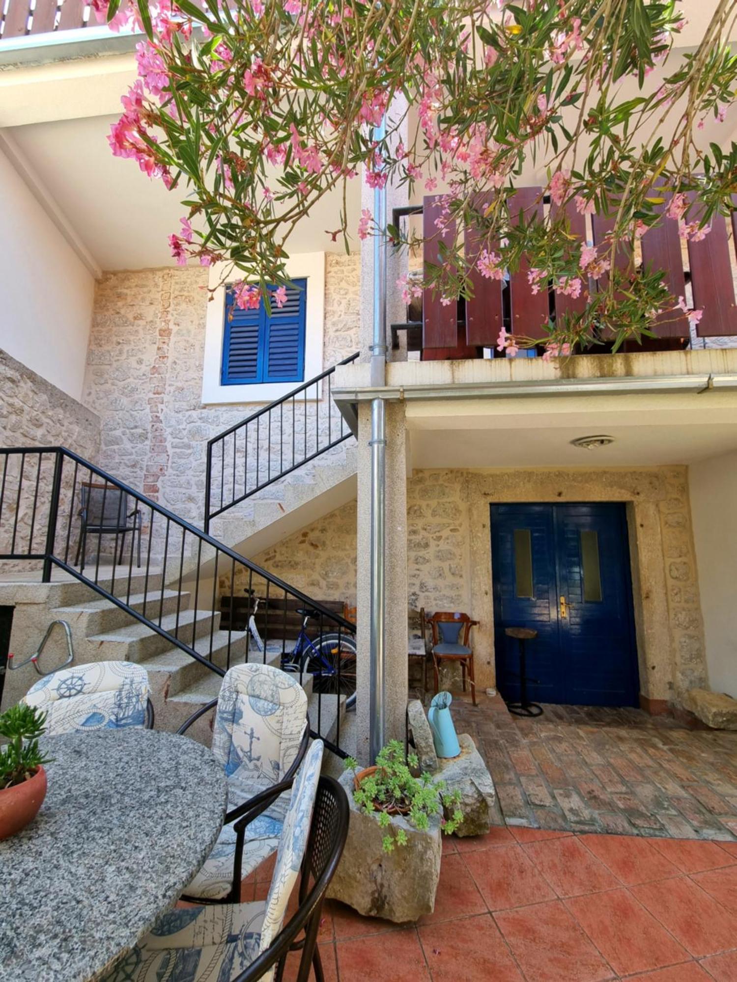 Apartments Skoljka เยเซรา ภายนอก รูปภาพ