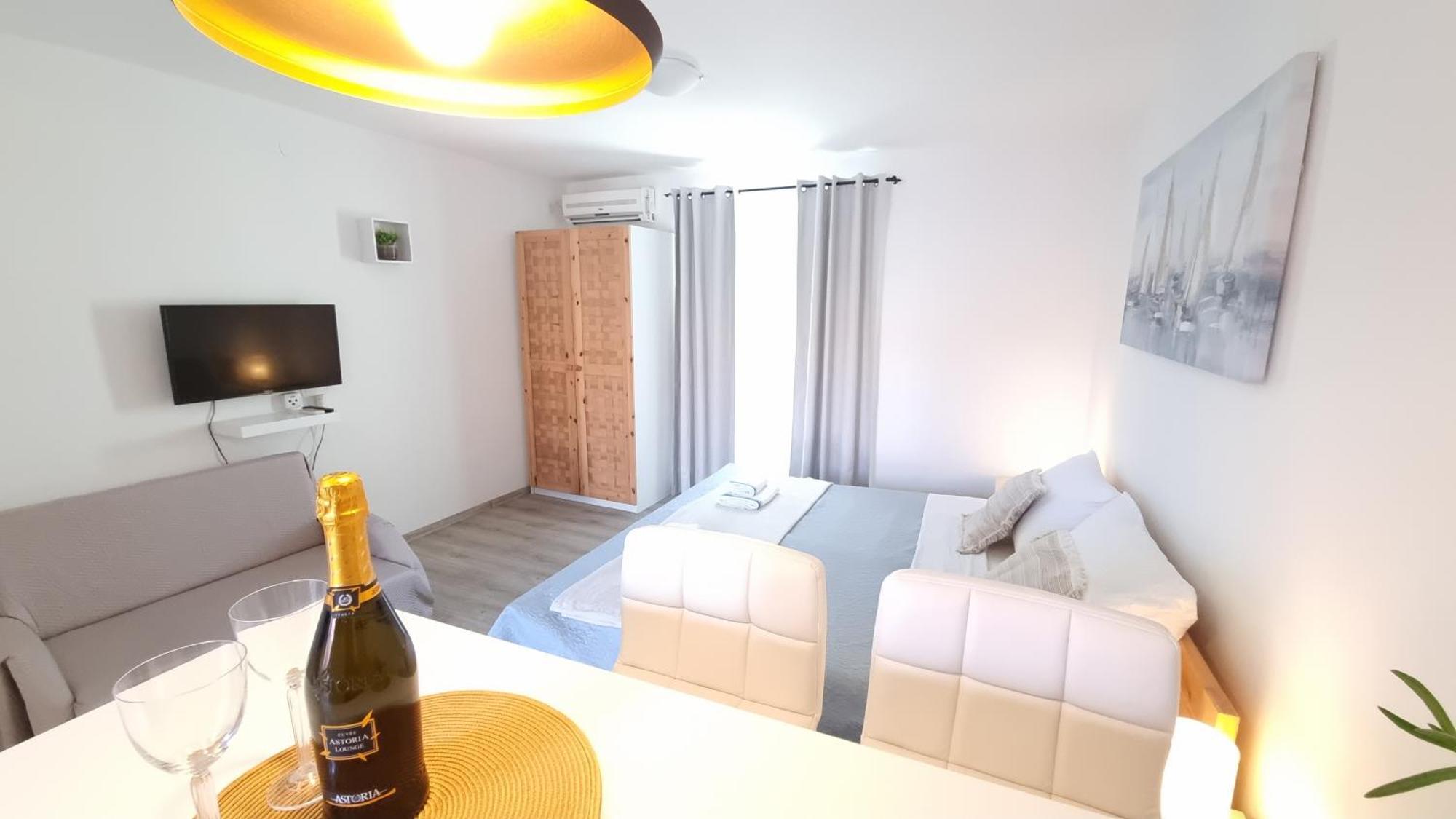 Apartments Skoljka เยเซรา ภายนอก รูปภาพ