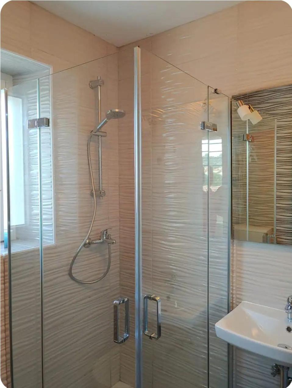 Apartments Skoljka เยเซรา ภายนอก รูปภาพ